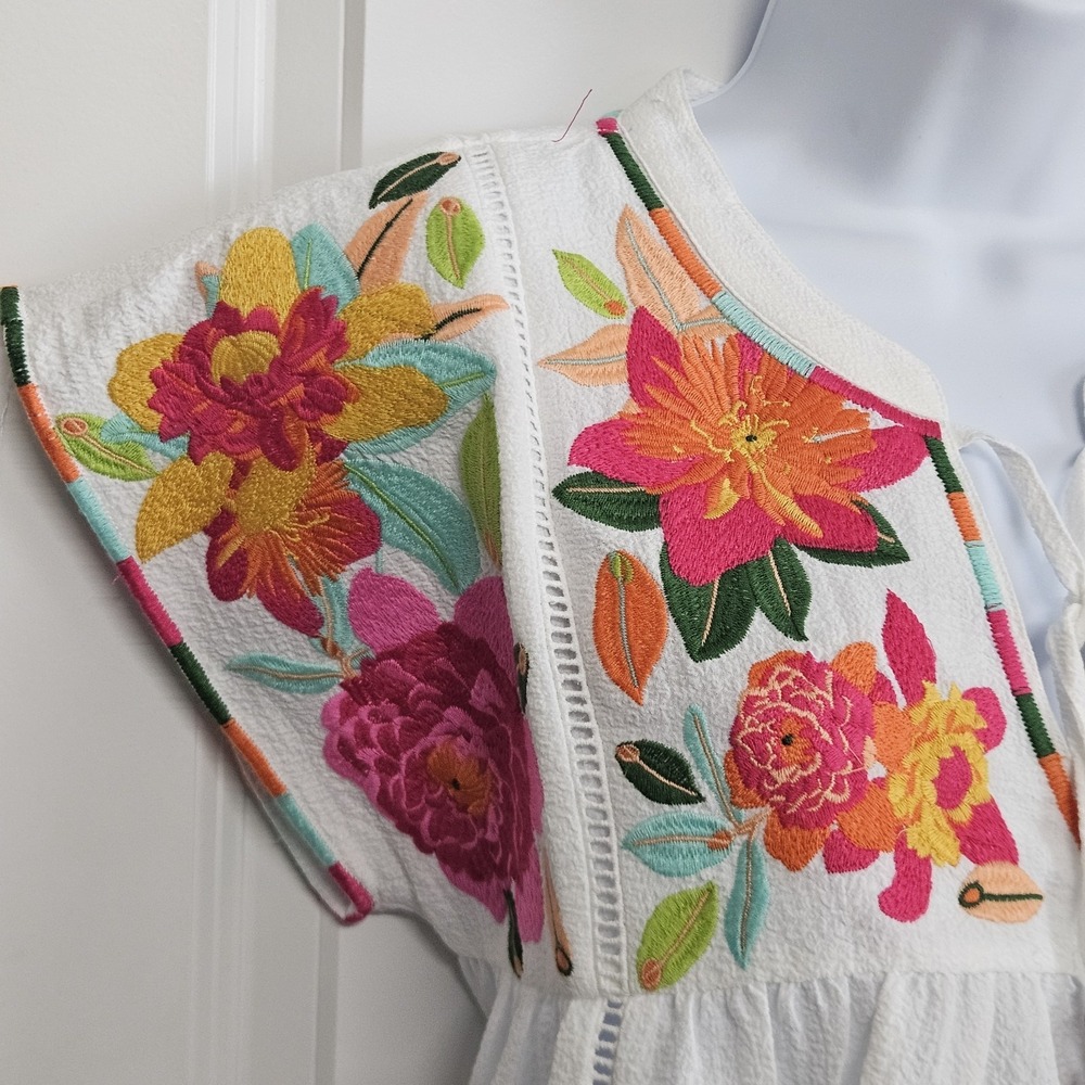 THML Floral Embroidered Tassel Tie Top Women's NWT Small - Picture 3 of 16